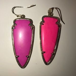 Magenta Vs neon pink